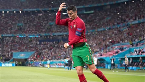 Ronaldo cán mốc 800 bàn trong sự nghiệp