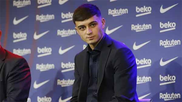 Sao trẻ Barca xúc động được ‘ngồi chung mâm’ với Messi, Mbappe