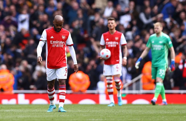 Arsenal lại thua, đối diện nguy cơ mất tốp 4 Ngoại hạng Anh