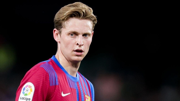 Huyền thoại Man Utd kêu gọi Frenkie de Jong kiện Barca