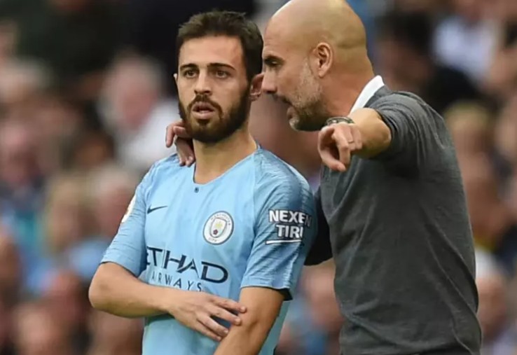 MU chia tay sớm Ronaldo, Chelsea lỗ nặng Kepa