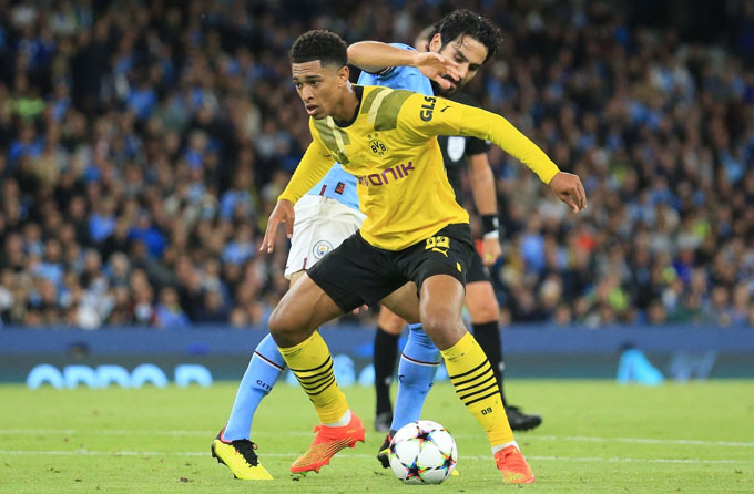 Vì sao các mẫu "tiền vệ thứ 2" như Rice và Bellingham "đắt khách"?