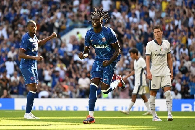 Chelsea thoát thua Inter phút 90