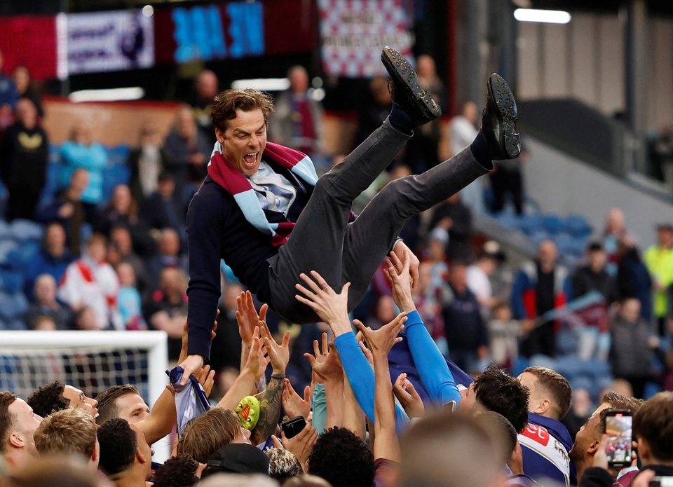 Leeds và Burnley thăng hạng Premier League