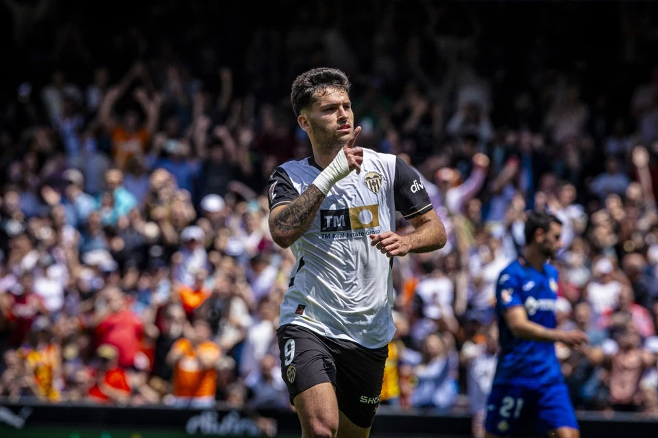 Valencia lột xác ngoạn mục