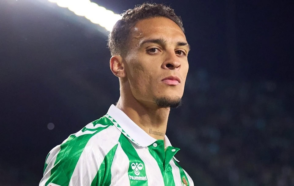 MU chốt giá bán Antony