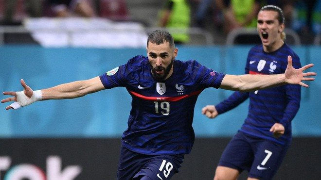 Thụy Sĩ loại Pháp, Tây Ban Nha vượt qua Croatia với "mưa bàn thắng"